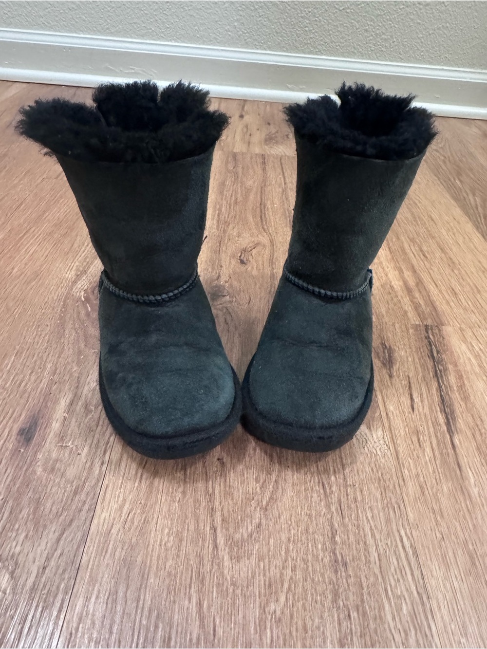 Girls Ugg Bailey bow back boots
